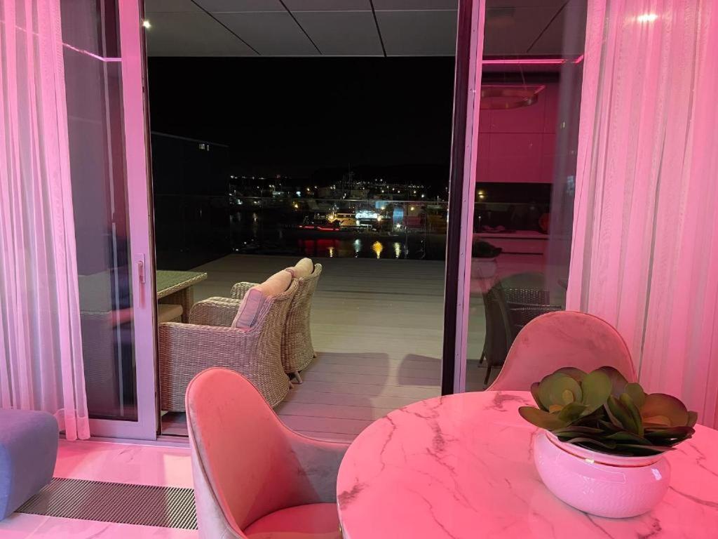 גדינייה Apartament Faltom 26 Yacht Park Z Tarasem מראה חיצוני תמונה