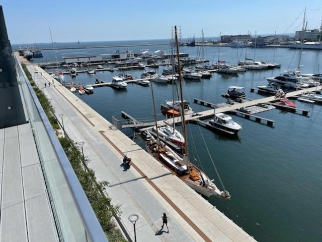 גדינייה Apartament Faltom 26 Yacht Park Z Tarasem מראה חיצוני תמונה